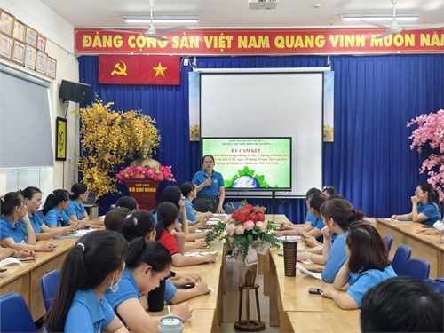 Tổ chức ký cam kết của cán bộ, giáo viên, nhân viên nhà trường thực hiện Chỉ thị số 19-CT/TU