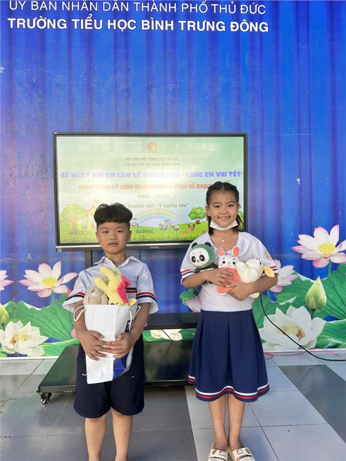 Học sinh trường Tiểu học Bình Trưng Đông với phong trào “65 ngày Đội em làm kế hoạch nhỏ- Nụ cười hồng cùng bạn vui Tết”