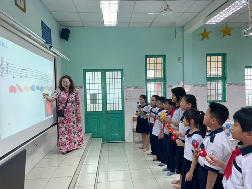Chuyên đề tổ bộ môn: “Ứng dụng chuông định âm cầm tay trong dạy học tập đọc nhạc  - Năm học 2024-2025