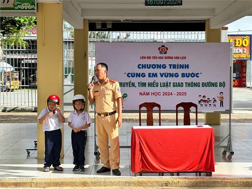 Chương trình ký kết giao ước bảo đảm trật tự, an toàn giao thông trường học năm 2024.