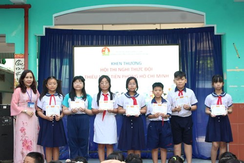 Sinh hoạt dưới cờ Tuần 23