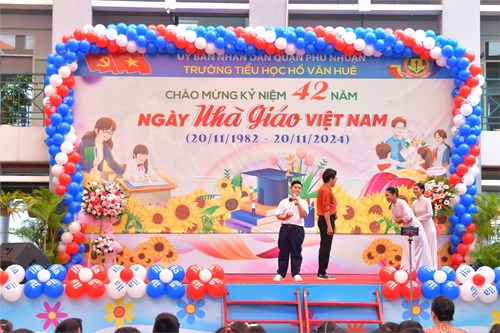 Tiết mục đơn ca: Người Thầy - Trình bày: Em Đức Huy - Học sinh lớp Bốn 6