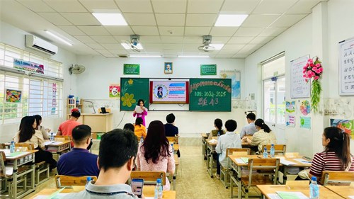 Họp cmhs đầu năm học tại trường tiểu học hồ văn huê
