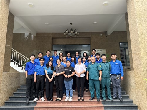 Thăm hỏi, tặng quà Hội Cựu chiến binh; Lực lượng Dân quân tự vệ Phường 9 _ Phú Nhuận và gia đình Liệt sĩ Hồ Văn Huê