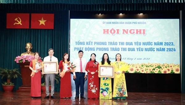 Trường Tiểu học Hồ Văn Huê đón nhận Huân chương Lao động hạng Ba