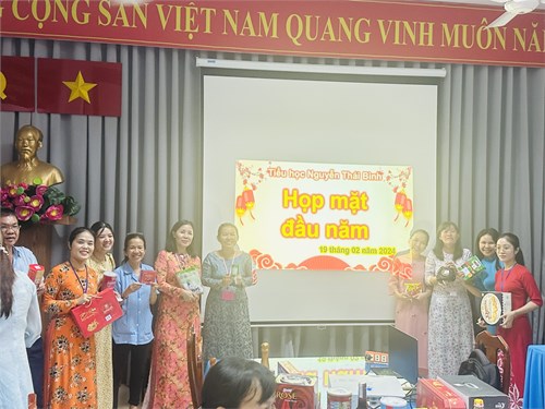 Buổi họp mặt toàn thể CB-GV-CNV đầu năm Giáp Thìn 2024 - 19.02.24