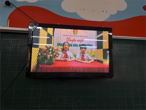 Học sinh xem video - Văn hóa ứng xử học đường - 30.10.2023