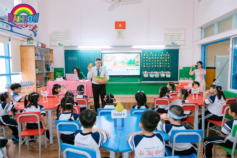 Tiết dạy Tiếng Anh Toán Khoa Dự Án cho học sinh lớp 1