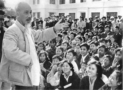 Chủ tịch Hồ Chí Minh và việc giáo dục thanh niên