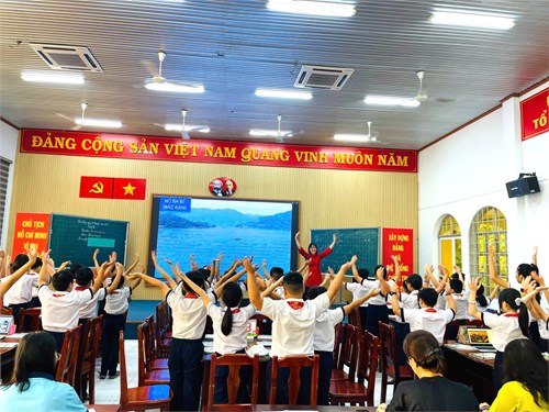 Thao giảng môn Tiếng Việt khối lớp 5 năm học 2024-2025 - Kiểu bài Nói và nghe  Giới thiệu về một di tích hoặc danh lam thắng cảnh 