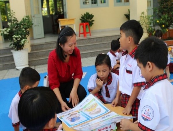 1.	Thiết kế học thông qua trò chơi trong môn Tiếng Việt lớp 1