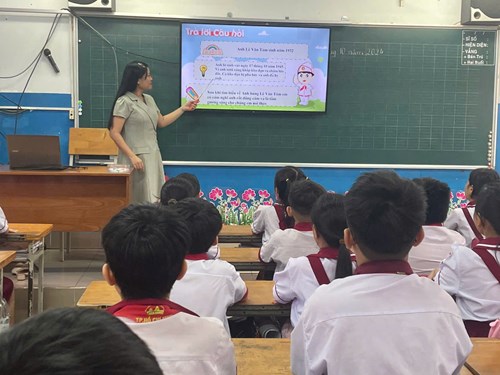 Sinh Hoạt Chủ Đề :  Lê Văn Tám - Bó Đuốc Sống Sáng Ngời 