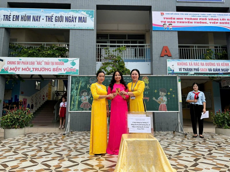 <a href="/hoat-dong-doan-the/phat-dong-phong-trao-noi-loi-hay-lam-viec-tot-cung-chung-tay-ung-ho-dong-bao-mi/ctfull/21393/1235868">Phát động phong trào Nói lời hay, làm việc tốt;<span class=bacham>...</span></a>