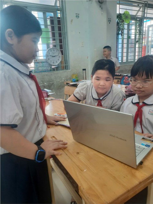 Liên đội củng cố, phát huy các Đội tuyên truyền măng non, Câu lạc bộ Phát thanh măng non, Đội Sao đỏ