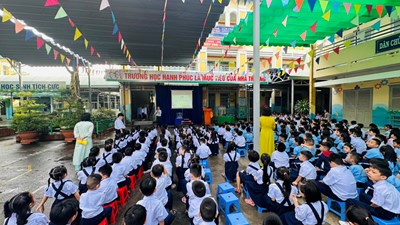 Sinh hoạt đầu tuần 4