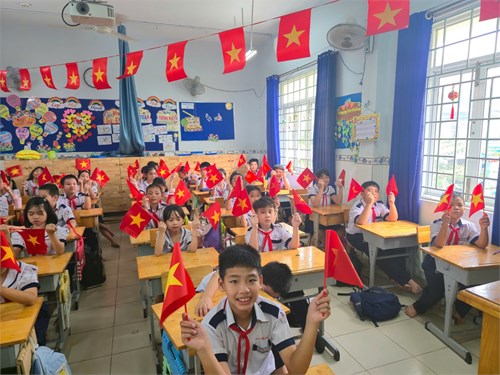 🧨✨🎊liên đội trường tiểu học nguyễn văn bá hưởng ứng hoạt động “chào mừng kỉ niệm 50 năm ngày giải phóng miền nam thống nhất đất nước (30/04/1975 – 30/04/2025).