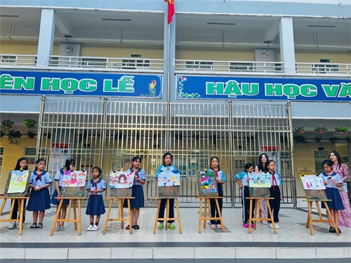 Hoạt động trải nghiệm – Sinh hoạt dưới cờ tuần 25