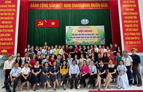 Hội nghị tuyên dương gương Điển hình tiêu biểu giai đoạn 2020 - 2025 cấp cơ sở