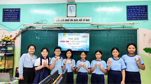 Trao giải cuộc thi “Việt Nam trong trái tim em”