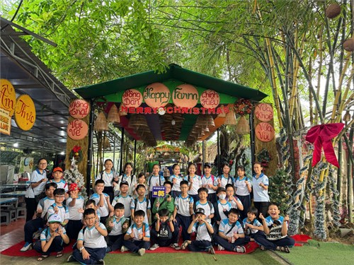Bản tin THĐ số 442. Trường Tiểu học Trần Hưng Đạo tổ chức hoạt động trải nghiệm: “Hành trình nông trại xanh”