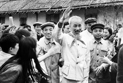 Kể chuyện về Bác Hồ – Luôn quan tâm đến thế hệ trẻ