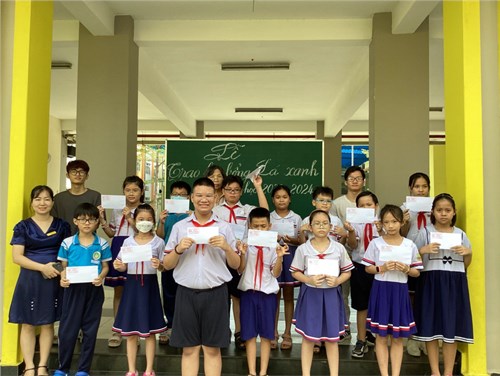 Lễ phát học bổng lá xanh đợt 1 - Năm học 2023 - 2024 Tại Trường Tiểu học Bình Trưng Đông