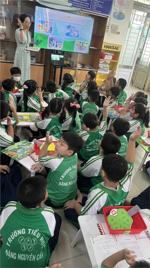 Tiết học tại Thư viện