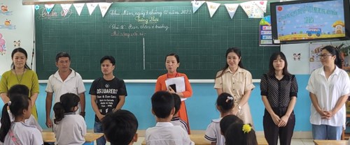 Lớp 2/4, trường Tiểu học Nguyễn Trực tổ chức lớp học mở.