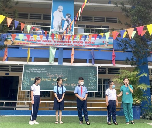 Tuyên truyền về phòng chống bệnh sốt xuất huyết và bệnh đậu mùa khỉ.