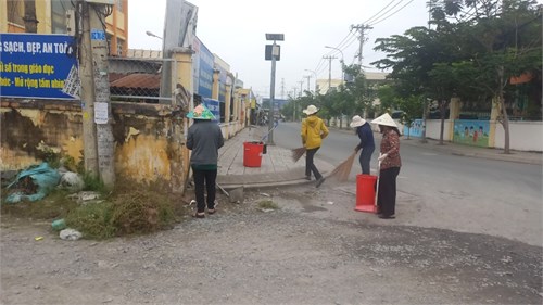 Toàn thể CB- GV - CNV của trường tiểu học Phạm Văn Chiêu thực hiện  Ngày Chủ Nhật Xanh  (10/12/2023) để hưởng ứng phong trào phòng sạch - trường đẹp gọn gàng ngăn nắp để nâng cao ý thức bảo vệ môi trường sống, môi trường sinh hoạt, vệ sinh cá nhân.