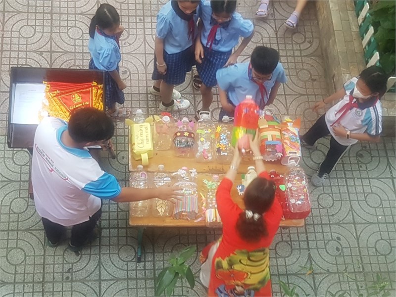 Hội thi trang trí heo đất