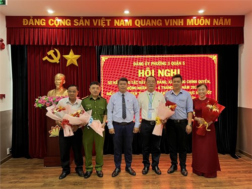 Tham gia Hội nghị Sơ kết công tác xây dựng Đảng, xây dựng chính quyền, vận động nhân dân - 6 tháng đầu năm 2024_ Biểu dương khen thưởng tập thể, cá nhân thực hiện tốt học tập và làm theo tư tưởng, đạo đức, phong cách Hồ Chí Minh giai đoạn 2021 - 2024