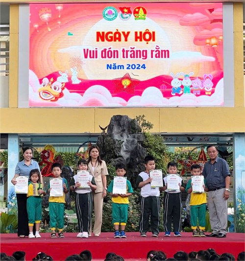 Khen thưởng Hội thi  Trưng bày mâm ngũ quả  Trung thu năm 2024