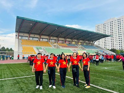 Công đoàn viên trường th bình quới tây tham gia chiến dịch  triệu bước chân nhân ái 