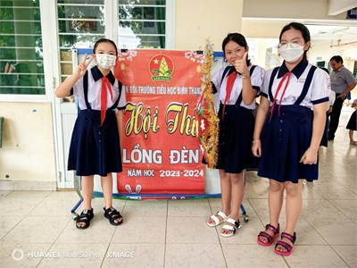 Hội thi lồng đèn năm học 2023 2024.