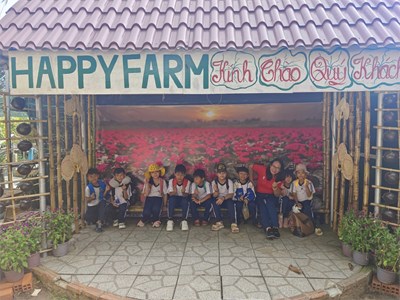 Hành trình học tập trải nghiệp  Một ngày làm nông dân 