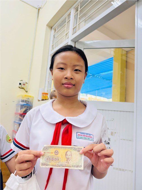 Tuyên dương em Võ Hoàng Thanh Thảo-học sinh lớp 5/2-làm việc tốt ngày 15/10/2024