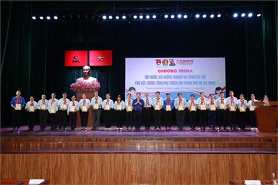 Tham dự chuyên đề phương pháp xây dựng, triển khai thực hiện và báo cáo mô hình, giải pháp sáng tạo trong công tác Đội và phong trào thiếu nhi.