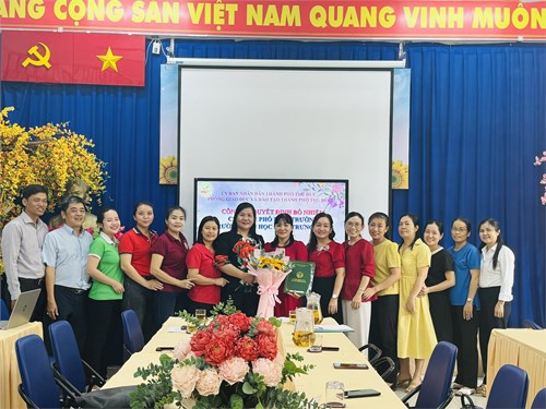 Công bố Quyết định điều động, bổ nhiệm chức vụ Phó Hiệu trưởng trường Tiểu học Bình Trưng Đông