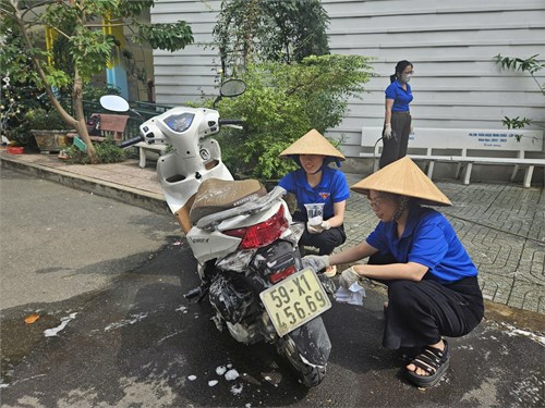Công trình thanh niên: ”Qùa tết cho đoàn viên có hoàn cảnh khó khăn.”