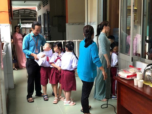 Tiêm ngừa Sởi cho học sinh