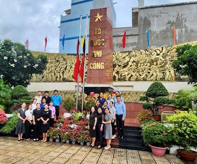 Tổ chức thăm viếng tri ân các anh hùng liệt sĩ