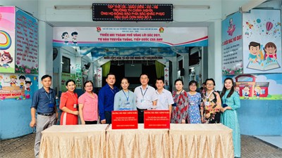 Trường tiểu học chính nghĩa quyên gớp ủng hộ đồng bào bị ảnh hưởng cơn bão số 3