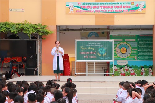 Sinh hoạt chào cờ đầu tuần CS1:  Phổ biến nội dung đầu tuần ; Kể chuyện Bác Hồ; Hoạt động trải nghiệm lớp 3; Truyền thông Y tế; Vinh danh HS đạt thành tích.