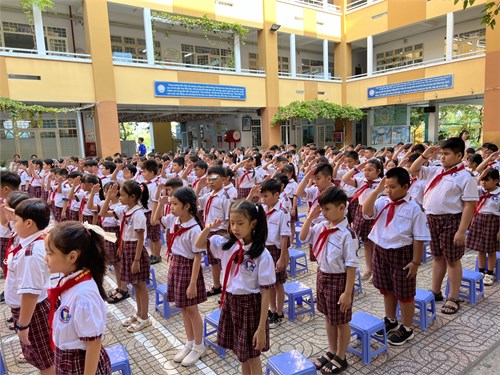 Lễ kết nạp Đội viên trường tiểu học Đặng Thùy Trâm năm học 2023-2024