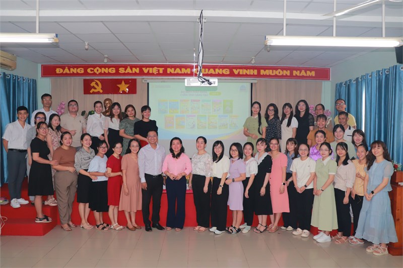 Tập huấn SGK lớp 5 theo chương trình GDPT 2018 năm học 2024-2025