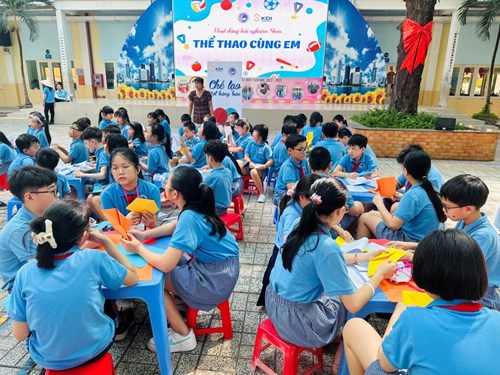 Trường Tiểu học Đinh Tiên Hoàng tổ chức hoạt động trải nghiệm Stem tháng 3 năm học 2023 - 2024
