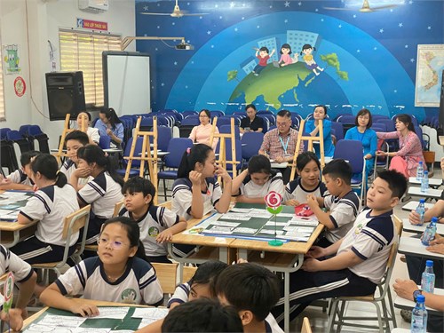  Tiết học mở  - Giáo viên nước ngoài đồng giảng cùng giáo viên nhà trường (lớp 5/6, sáng ngày 31/10/2024)