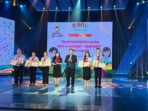 Thầy Lê Minh Tú - Giải Ba tại Hội thi Phụ trách Đội giỏi -  Olympic Cánh én  lần thứ 14 năm 2024 và danh hiệu Giáo viên làm phụ trách Đội giỏi cấp thành phố Thủ Đức năm 2024