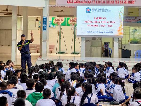 Tập huấn PCCC tại trường Tiểu học Hàm tử